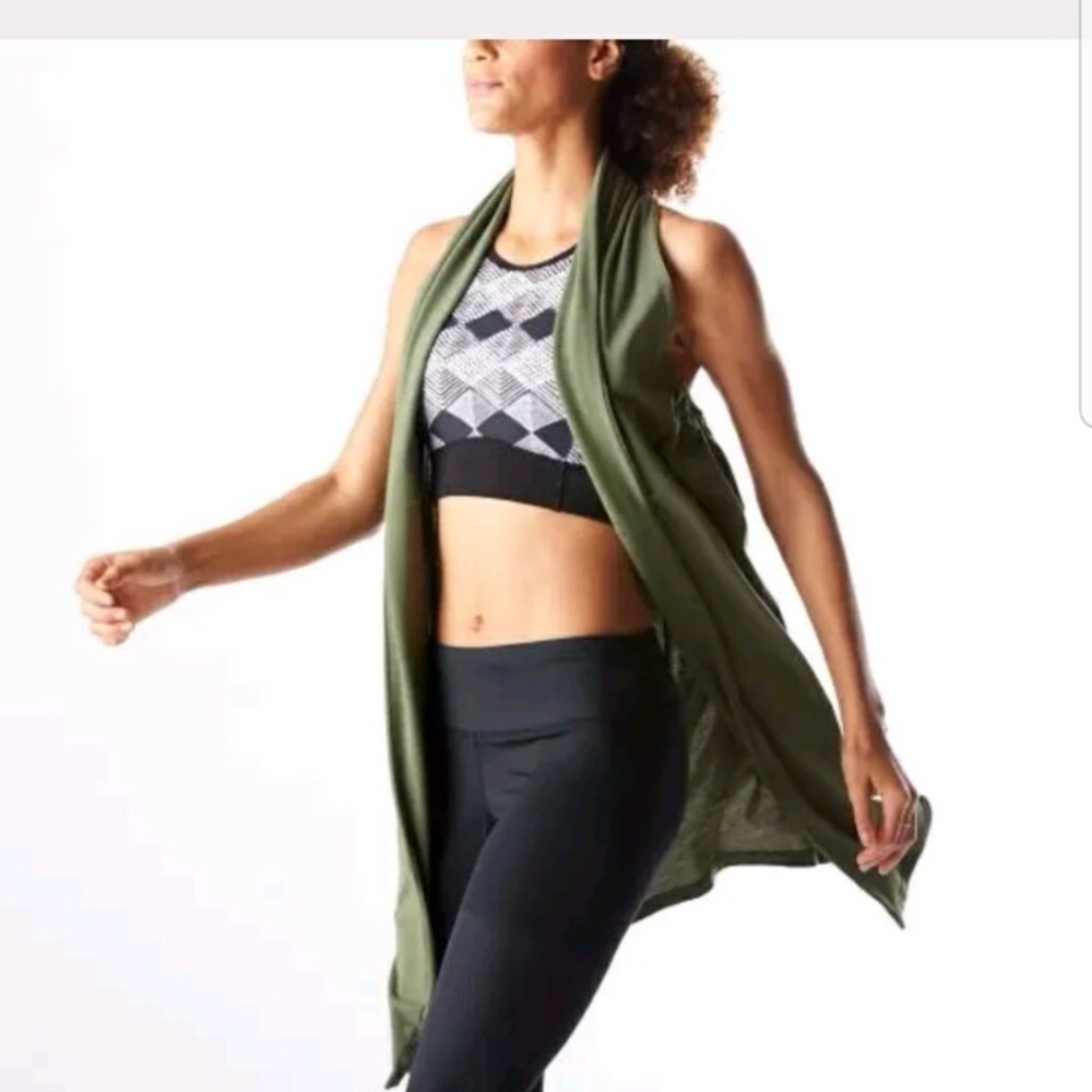 Lucy activewear calm heart olive green vest